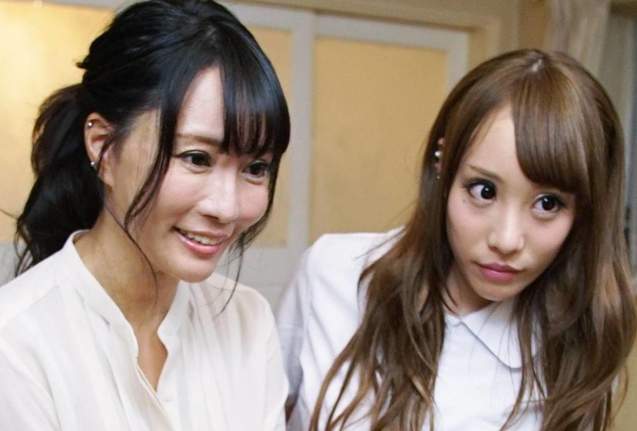 VR Porn Threesome Reviews #97: The Japanese Mother-Daughter Affair cover image